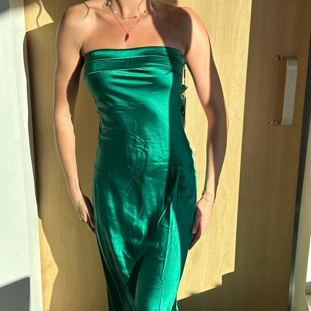 long green formal strapless dress!
